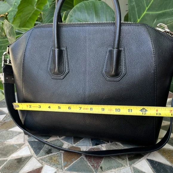 Givenchy Antigona black grained leather bag - Picture 3 of 10